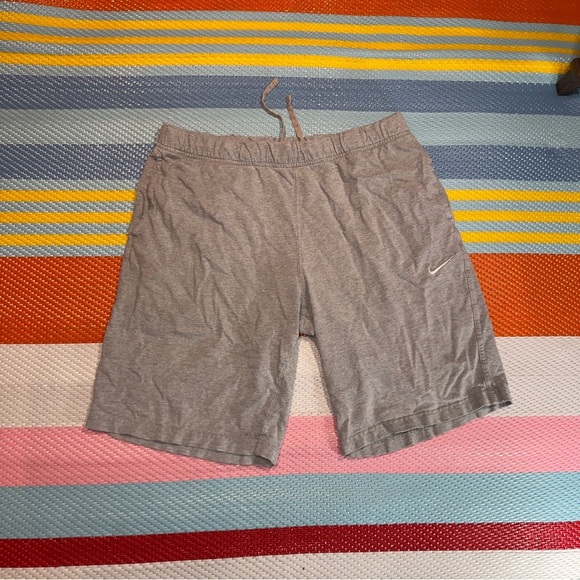 Nike Light Gray Sweat Shorts Men’s Size X-Large - Picture 1 of 3